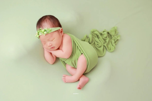 凤城宝宝趴着睡是积食吗 凤城宝宝趴着睡是积食吗